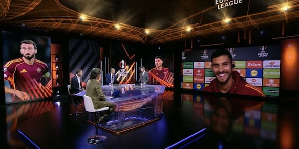 Pellegrini e il siparietto in tv sul futuro alla Roma: "Grazie che non me lo avete chiesto". E in studio reagiscono così