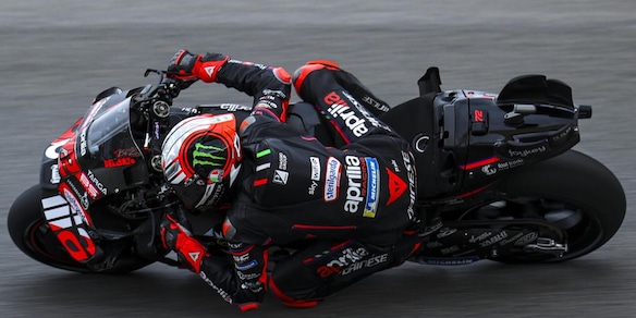 MotoGP, Bezzecchi vince in Portogallo! Secondo Alex Marquez, cade Bagnaia