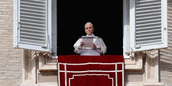 Il Papa, "dolore per attacchi in Ucraina, serve pace giusta"