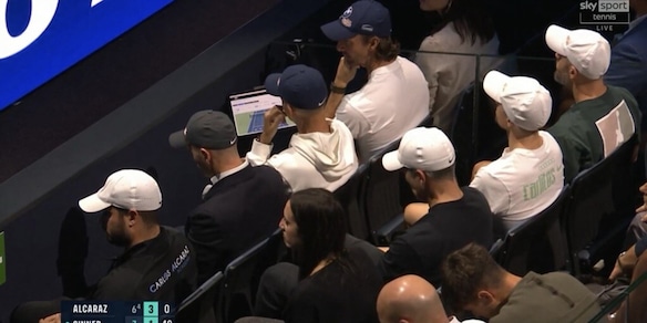 C’è un curioso schermo che spunta nel box degli allenatori di Sinner e Alcaraz: cos’è e a cosa serve