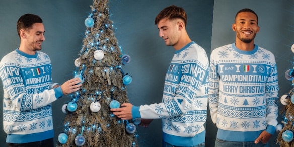 In casa Napoli il Natale è già arrivato: i calciatori con il nuovo maglione