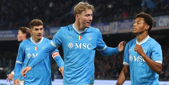 Neres e Lang trascinano il Napoli, l'Atalanta si sveglia tardi: Conte torna in testa alla classifica