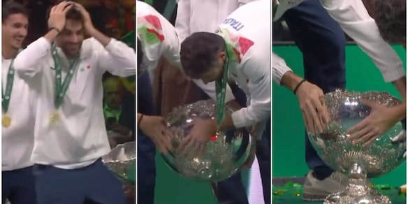 Italia, incidente al trofeo della Davis dopo il trionfo. Berrettini con le mani nei capelli sul palco: "E adesso?"