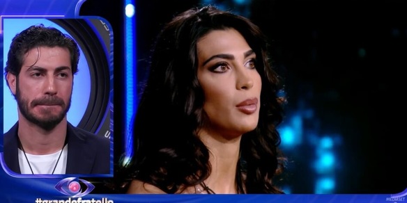 Grande Fratello, Rasha zittisce l'ex fidanzato: gesto d'amore in diretta per Omer