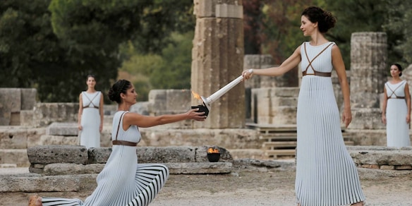 La torcia olimpica dalla Grecia all'Italia: come è stata accesa e dove va adesso