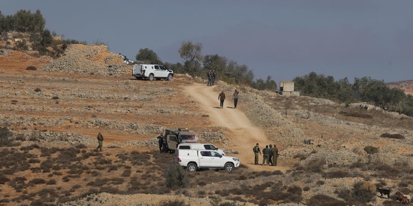 Volontaria, 'aggrediti dai coloni con calci e pugni'
