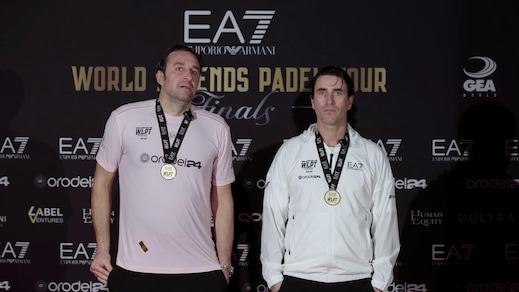 Toni e Ceccarelli, le gag dopo il trionfo: "Puoi alzare una coppa finalmente..."