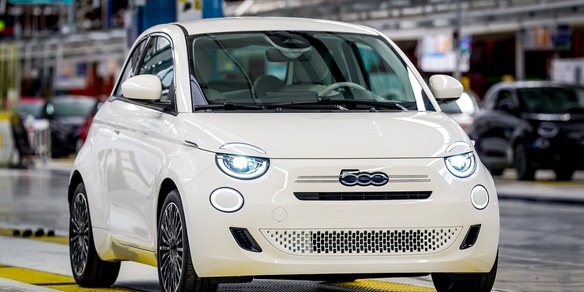 Fiat 500 Hybrid, la city car torna a Mirafiori
