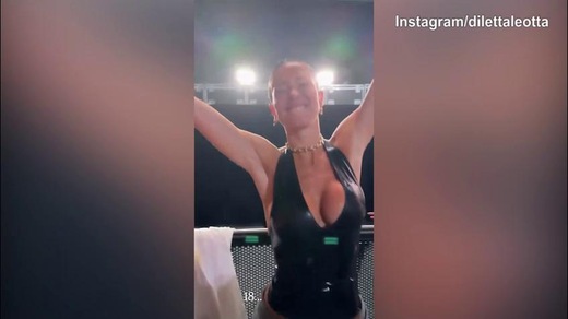 Diletta Leotta scatenata al concerto di Elodie: il web impazzisce