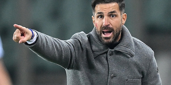 Calcio: Fabregas, Inter più forte ma proveremo a vincere