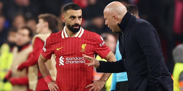 Liverpool, Slot: "Parlerò con Salah oggi". Poi svela il suo pensiero sull'eventuale cessione