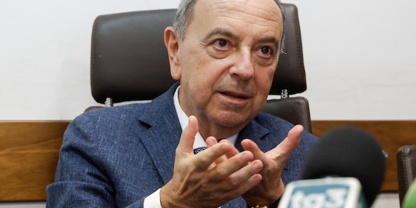 Caso Almasri, il Csm archivia la pratica di trasferimento di Lo Voi