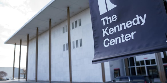 Casa Bianca, il Kennedy Center cambia nome, diventa il Trump-Kennedy Center