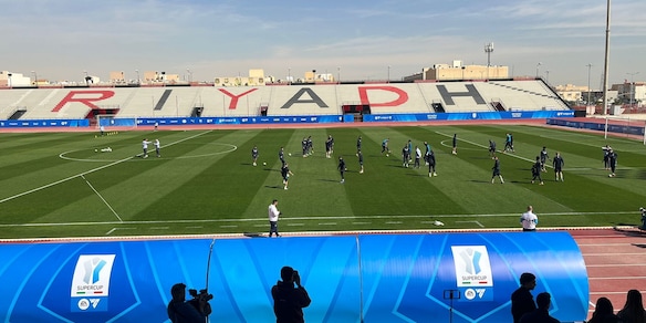 Il Napoli si allena a Riyadh prima della finale con il Bologna