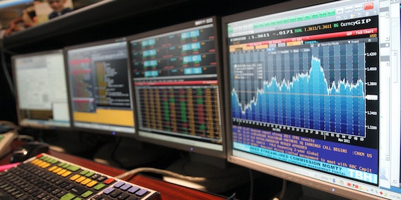 Borsa: Milano piatta (-0,05%), gira in ribasso Tim, restano in luce le risparmio