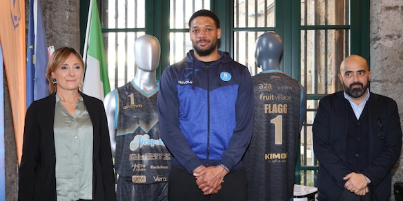 Guerri Napoli, una maglia speciale per i 2500 anni della città