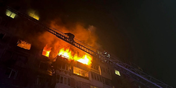 Droni russi su Zaporizhzhia nella notte, due feriti e incendi