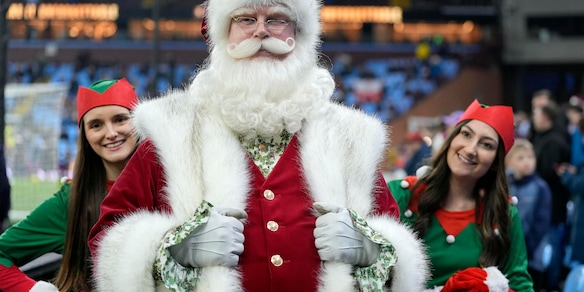 Premier: 'Boxing day' mai così scarno, i tifosi protestano