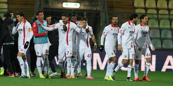 Il Monza rimonta a Modena e aggancia il Frosinone: primo posto per Bianco