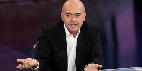 Signorini si autosospende da Mediaset con un comunicato: “Campagna calunniosa”