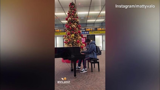 Cremo, che sinfonia al piano per Faris Pemi Moumbagna!