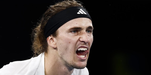 Zverev perde completamente la testa, spacca la racchetta in campo e urla: "Cammina a malapena e..."