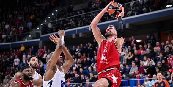 Eurolega, l’Olimpia batte l'Anadolu Efes per 87-74 e sale al decimo posto