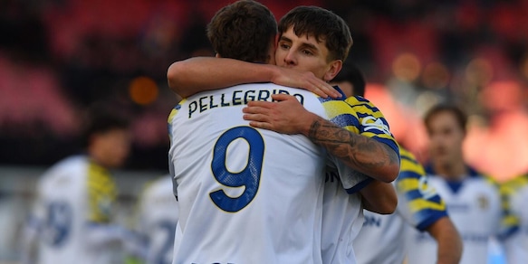 Parma, colpo salvezza in rimonta contro il Lecce: Pellegrino firma il 2-1. Gaspar e Banda espulsi