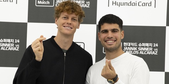 Sinner e Alcaraz, i soldi non centrano: cosa significa il gesto che ha fatto impazzire tutti a Seul