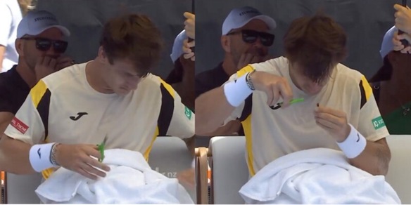 Incredibile a Auckland: il tennista si taglia i capelli come Camoranesi ai Mondiali 2006