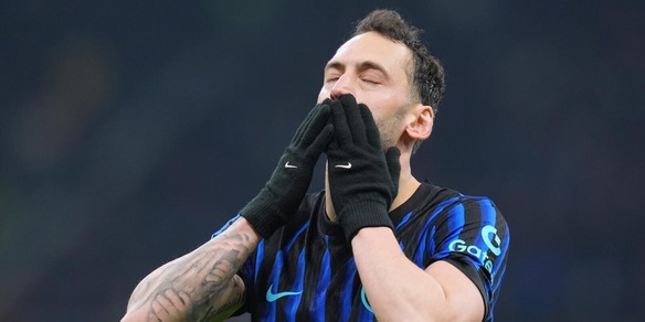 Calhanoglu, ecco l'esito della risonanza magnetica dopo lo stop. I tempi di recupero