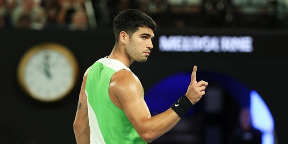 Alcaraz parte forte agli Australian Open: lo spagnolo convince all'esordio contro Walton