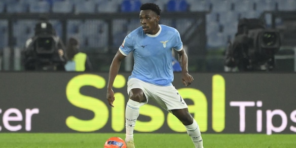 Lazio-Como, i convocati di Sarri: rientra subito Dele-Bashiru, fuori Vecino