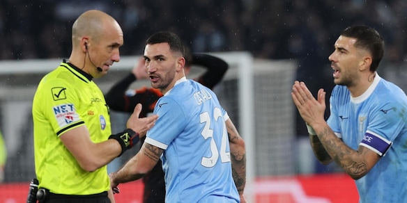 Moviola Lazio-Como: l'arbitro perde lucidità. Perché tutto quel tempo per il rigore?