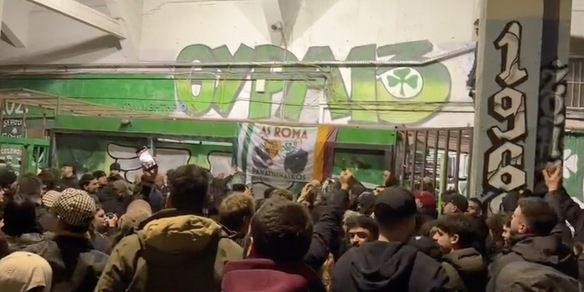 Roma, duemila tifosi ad Atene: che festa per il gemellaggio con il Panathinaikos