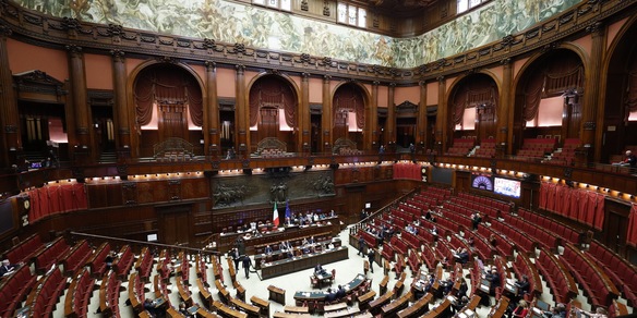 Via libera della Camera alla legge sulle lobby, va al Senato