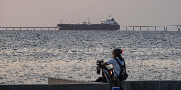 Rally del petrolio, Brent supera 70 dollari ai massimi da settembre