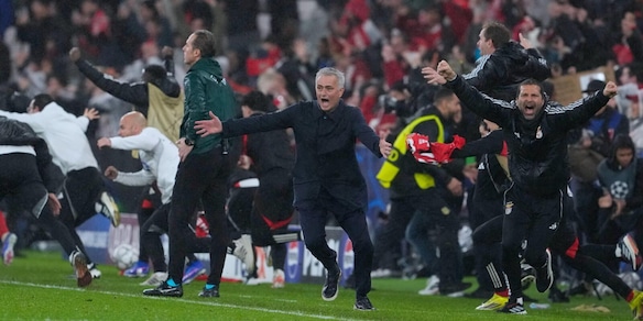 Mourinho è bollito? No, è unico. L'impresa col Benfica virale sui social