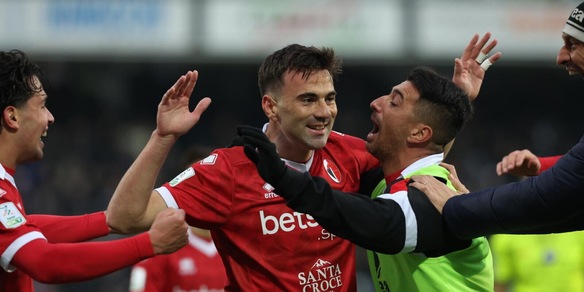 Pronostico Bari-Palermo, salvezza contro promozione