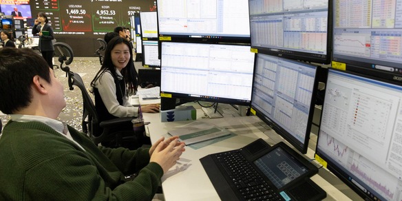 Borsa: l'Asia chiude in calo tra attesa per la Fed e rischi per l'Ia