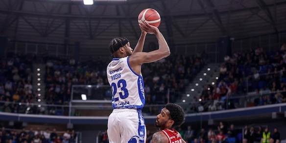 Brescia sbanca Milano e resta sola al comando. Bologna ko con Trento