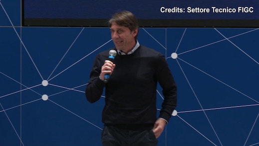 Conte e la panchina d'oro: "Premio speciale, condivido con la mia squadra"