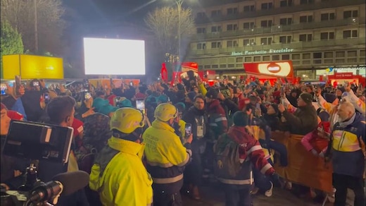 Milano Cortina 2026, Fabregas accende il braciere di Como