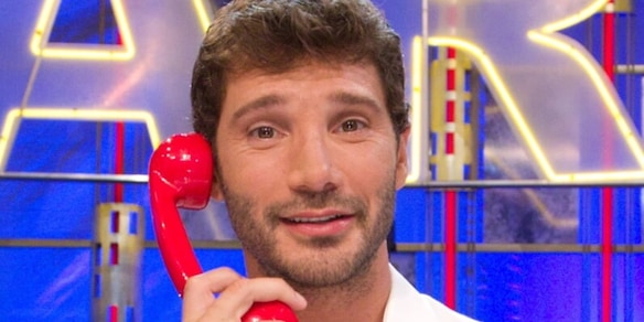 Affari tuoi stasera non va in onda, quando torna Stefano De Martino in tv