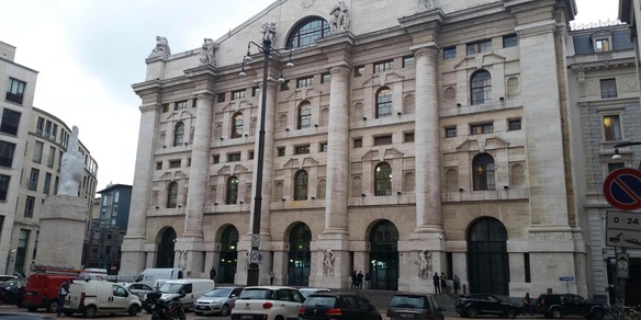 Borsa: Milano chiude poco mossa (-0,04%)