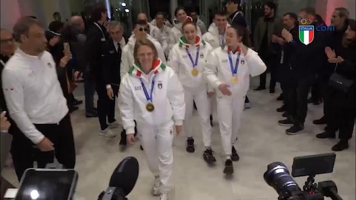 Casa Italia Milano, che festa per l’oro nella staffetta mista short track