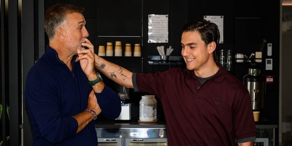 Sorpresa Roma: a Trigoria torna dopo 23 anni Batistuta. E le parole per i tifosi sono bellissime