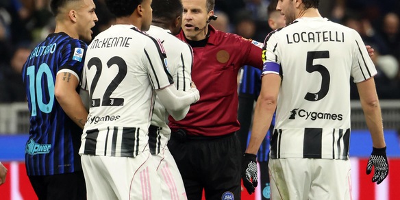 Calcio: rabbia Juve nel tunnel, Spalletti e Chiellini contro l'arbitro
