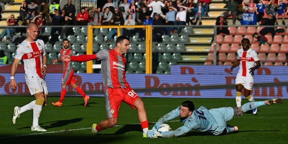 Il Genoa sbatte sul muro della Cremonese, De Rossi a +3 sulla zona retrocessione