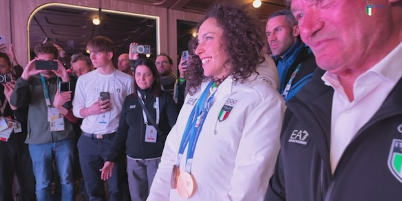 Federica Brignone a Casa Italia Cortina con i due ori al collo!